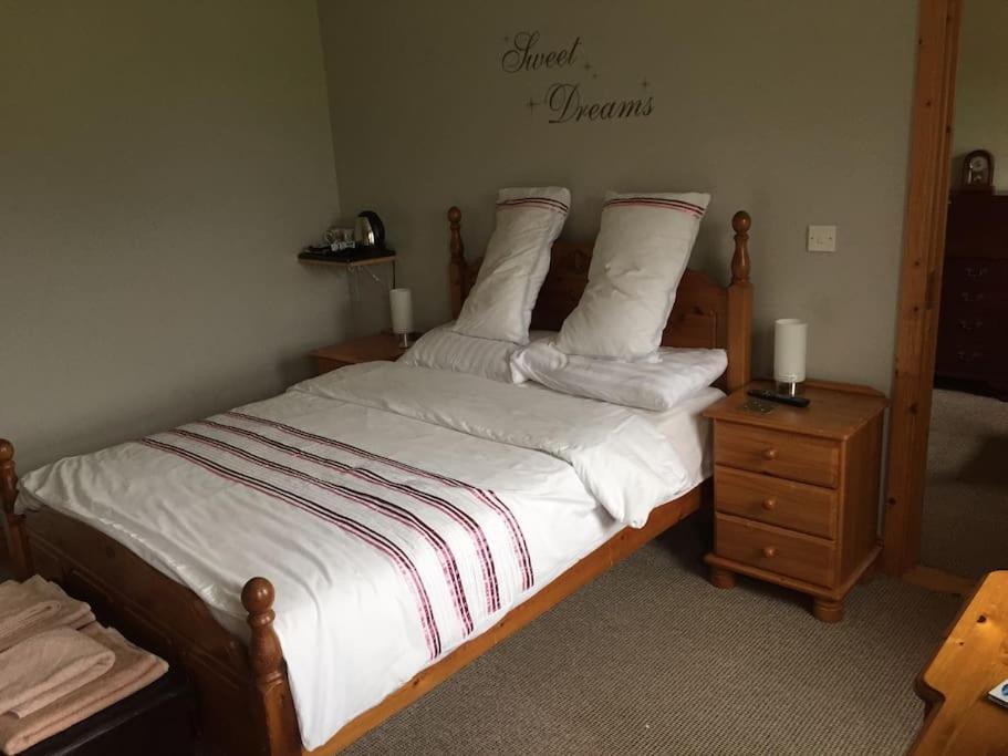 Fermanagh Lakeside Self Catering Corranny Exterior foto